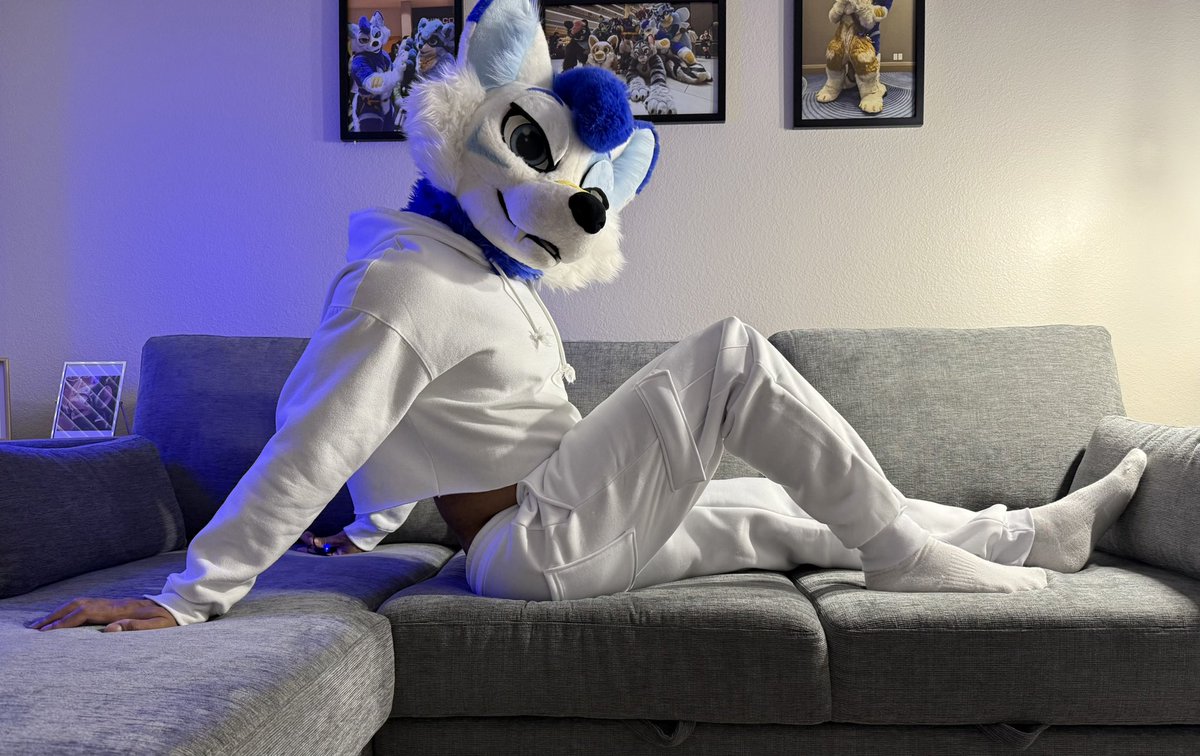 Soarin!💙 #StayStrong🏳️⚧️ tweet media