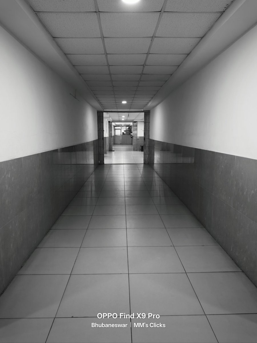 imalayamohanty's tweet photo. Same place. 3 clicks on 3 different filters. 
Fresh, Vintage, and B/W. 
And perspective changes. Story changes. 
#EmptySpaces 
#ShotonOppo
@OPPOIndia 
@amritashya 
@Phonenurd 
@Kristin_Mae 
@encoword https://t.co/ckKwLXxv5w