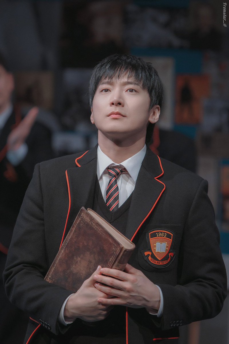 𝑺𝑻𝑨𝑹✨ tweet media