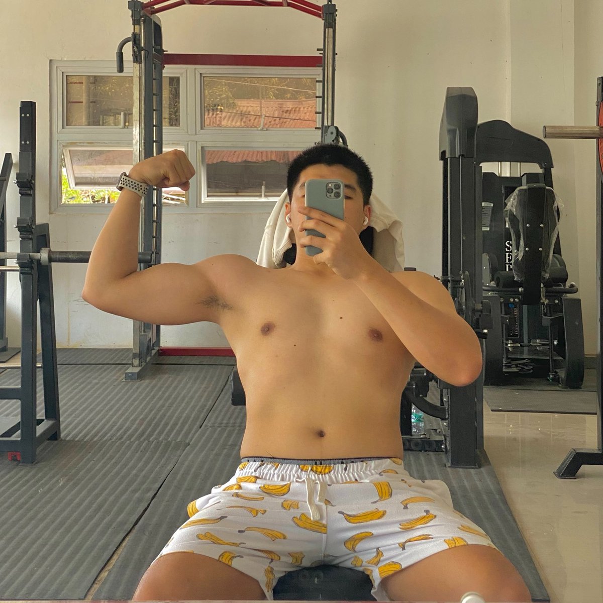giftalter2's tweet photo. 🍌🍌🍌 https://t.co/Ce5nJe9AVM