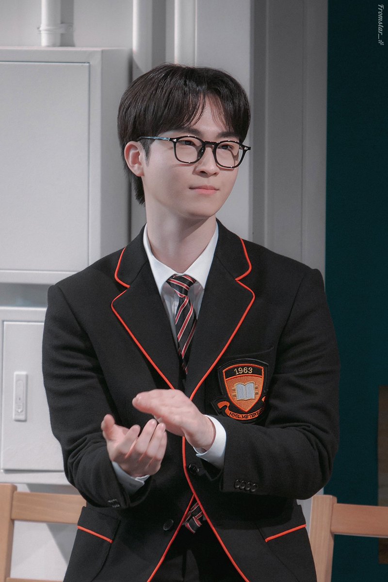 𝑺𝑻𝑨𝑹✨ tweet media