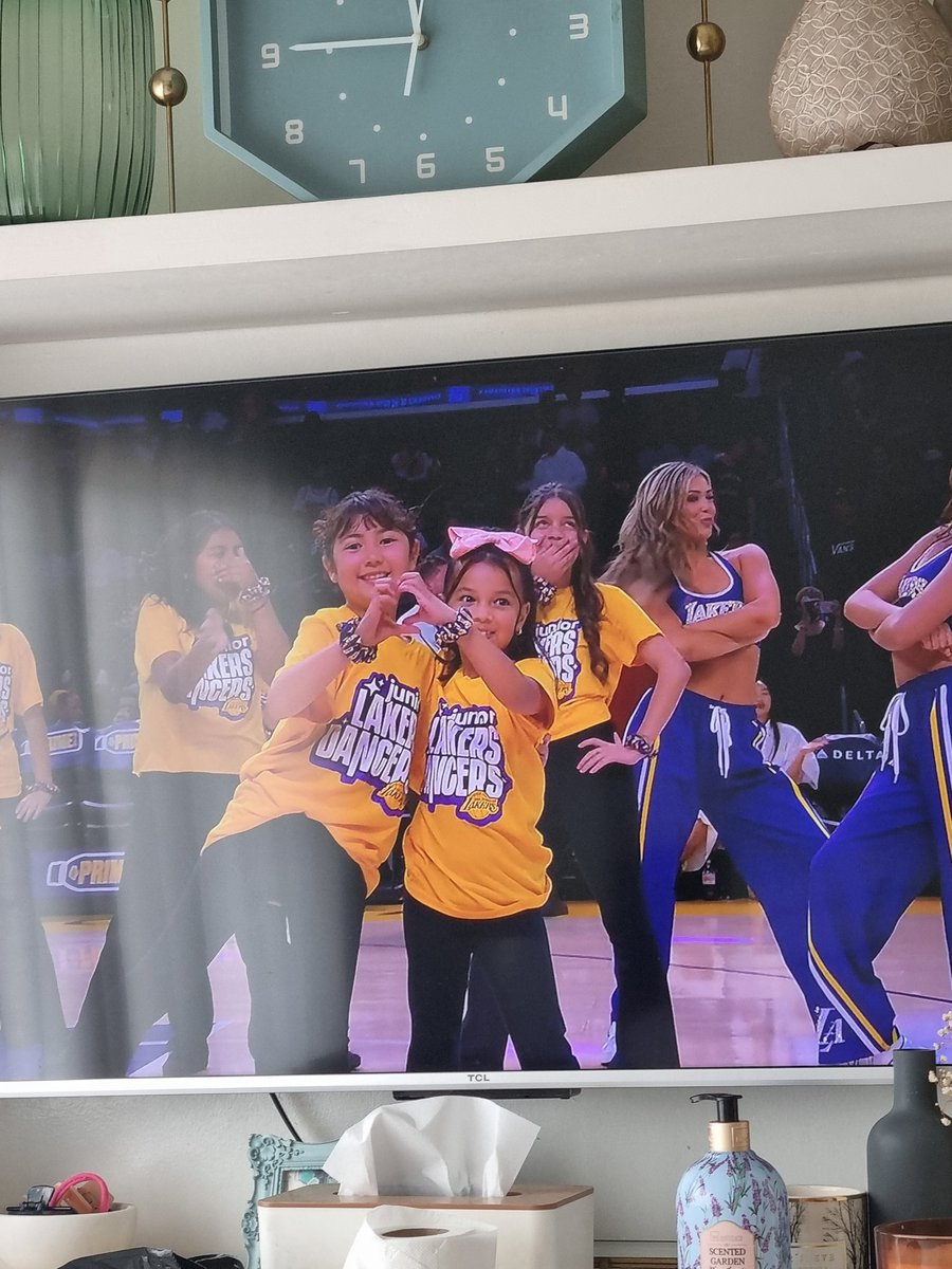 Nini Bunini 💜💛 tweet media