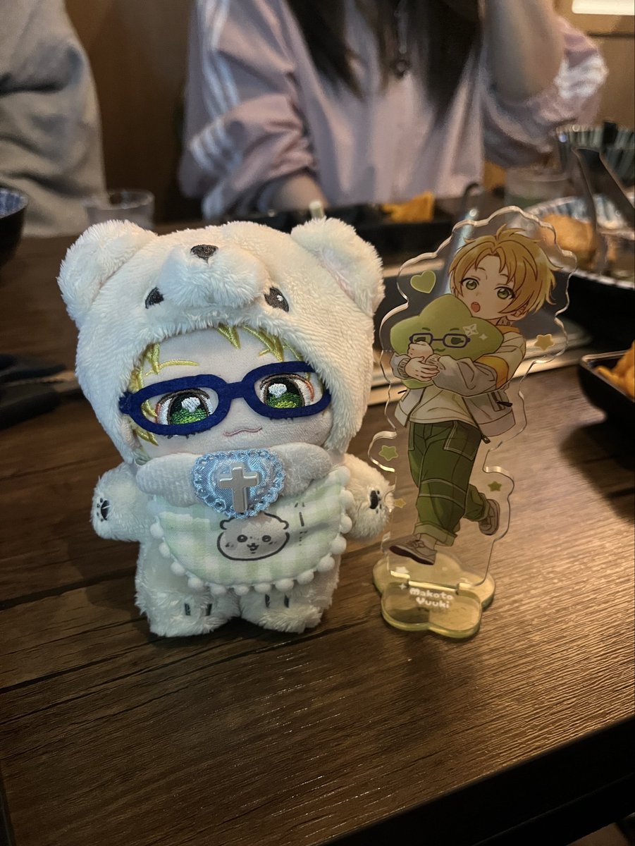 dessert_ang's tweet photo. 아무것도없는허허벌판팝업에서 결국 얻지 못했던…… 아기마꼬를 선물 받았어요 엉엉 😭 개큰감동을받았은 🍀🍀🍀🍀 https://t.co/XA9v9sHXjV
