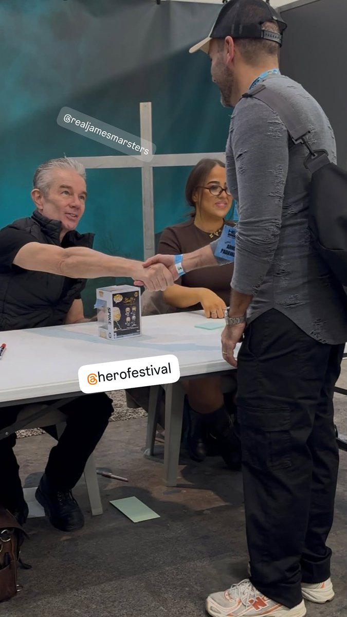 jamie_marsters's tweet image. Pics of the Day: James Marsters in his other happy place... meeting &amp;amp; greeting fans! This time at HeroFestival Marseille 2025 

@JamesMarstersOf #JamesMarsters @HeroFestivalFR #HeroFestivalMarseille #HappyPlace #SmileyJames #AlwaysADelight