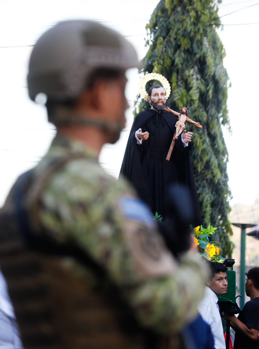 FUERZA ARMADA tweet media