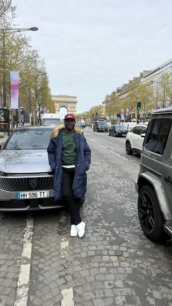 Le Polyamoureux tweet media