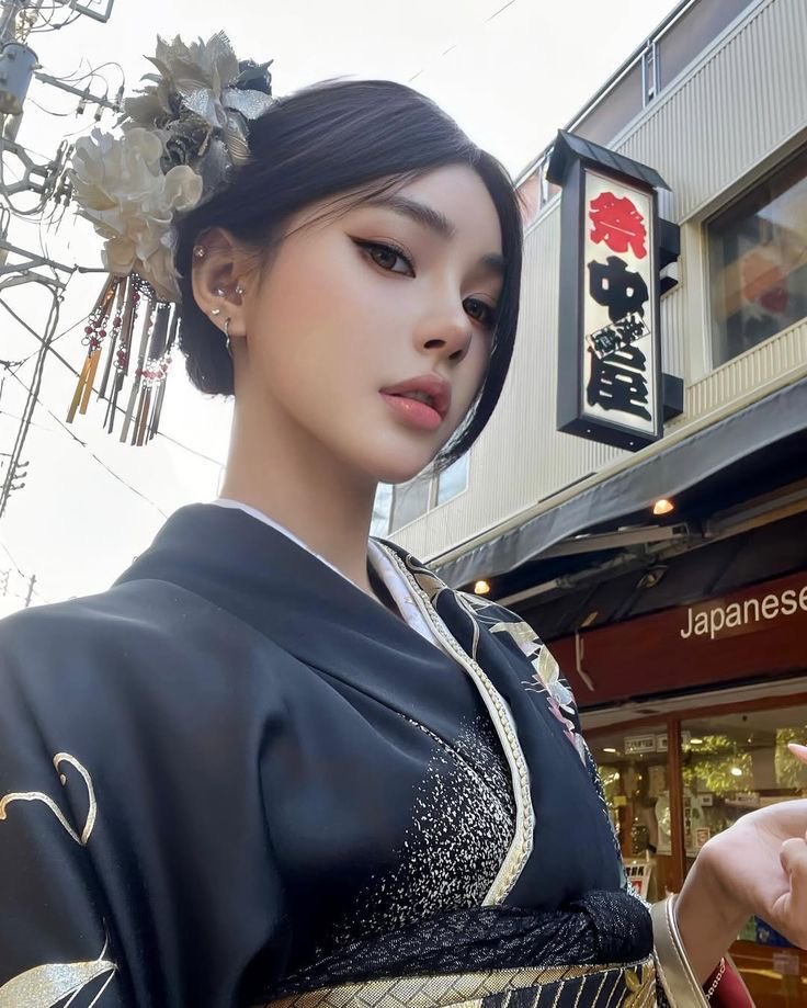 Out Of Context Japan tweet media