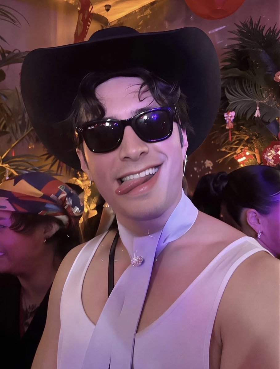 Shᥲᥒᥱ tweet media