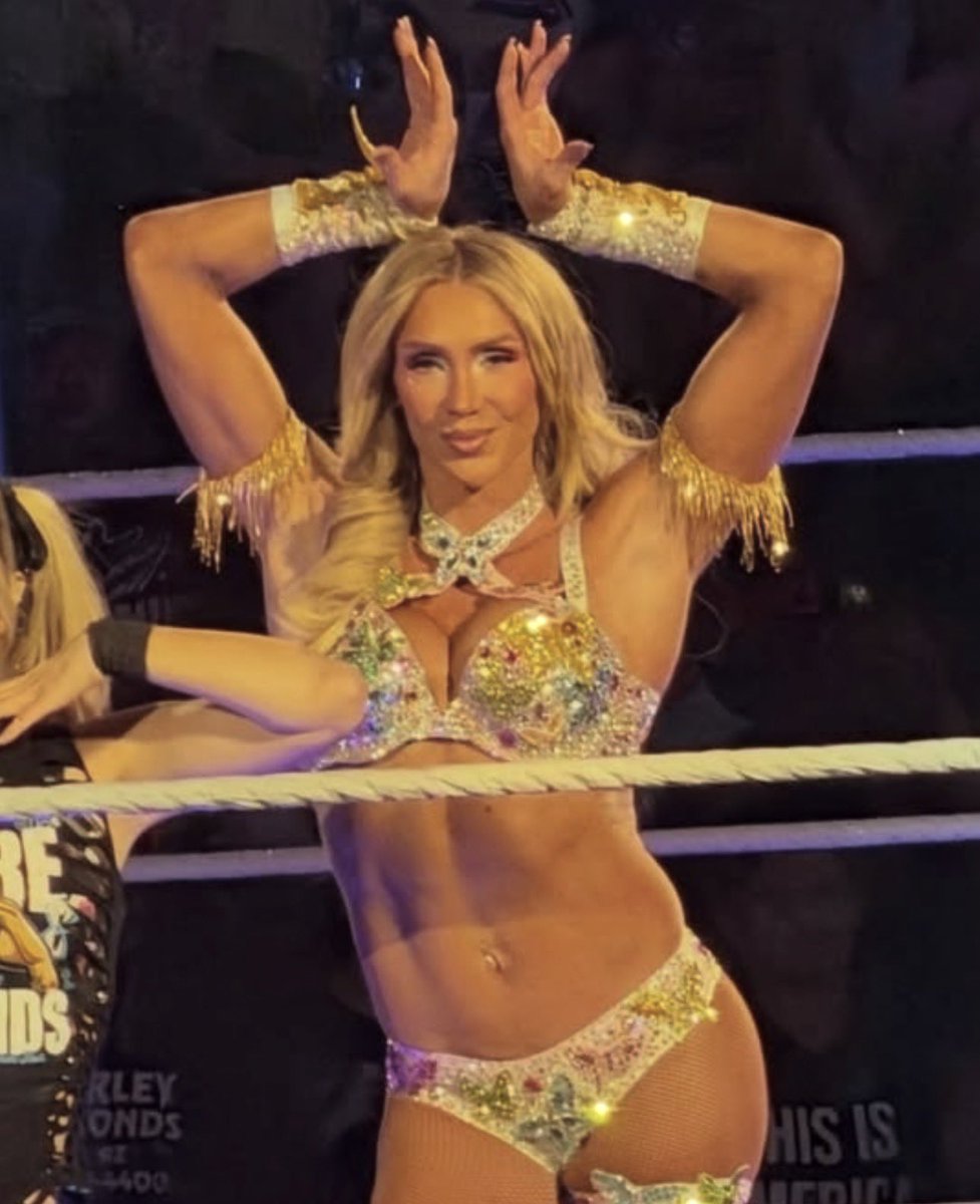 𝙊𝙣𝙞𝙠𝙖𝘽𝙖𝙣𝙠𝙯 tweet media