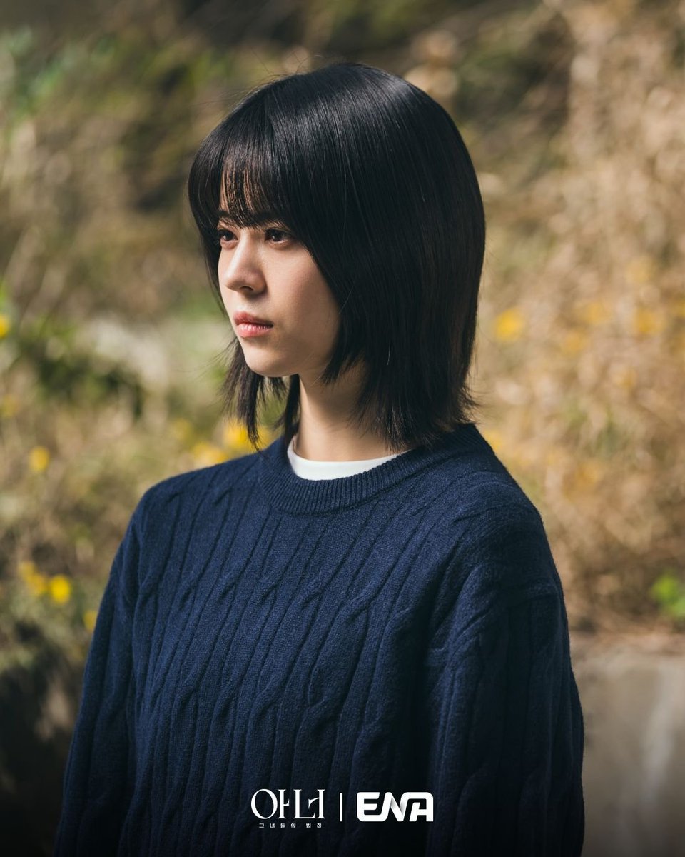 KDramaHandle's tweet image. #JeonSoYoung revealed she won her role in #Honour through a tough audition, where fearless “guts” were key. She brought it to life through her gaze, adding bold intensity.

She shared that constantly analyzing the character felt like “conquering challenges” during the process