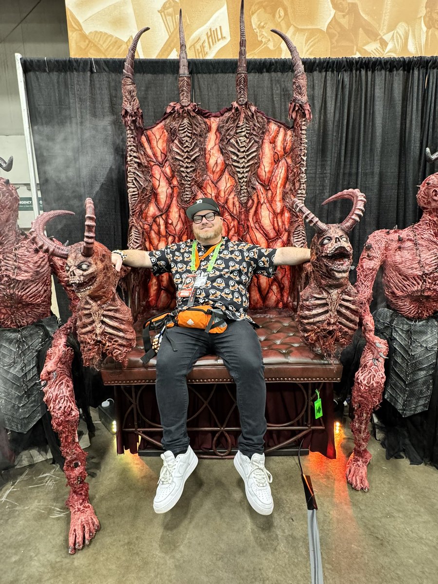 hauntscene's tweet photo. Living our best lives at #Transworld!  So many spooky things and spooky friends!!!   Plus dogs!  @hauntscene_mel @HAAShow https://t.co/2UAgzq6SGo