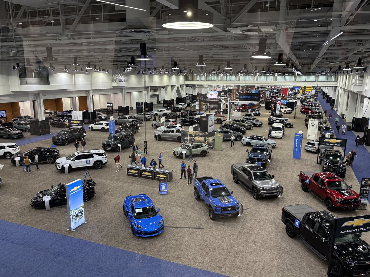 CincyAutoExpo's tweet photo. It’s a wonderful Expo world! Thanks for joining us for Day 2! We’re back tomorrow from 10 a to 9 p in First Financial Center w/ vehicles from 23 brands to experience. See you soon! #CincyAutoExpo https://t.co/L9ReLnnteq