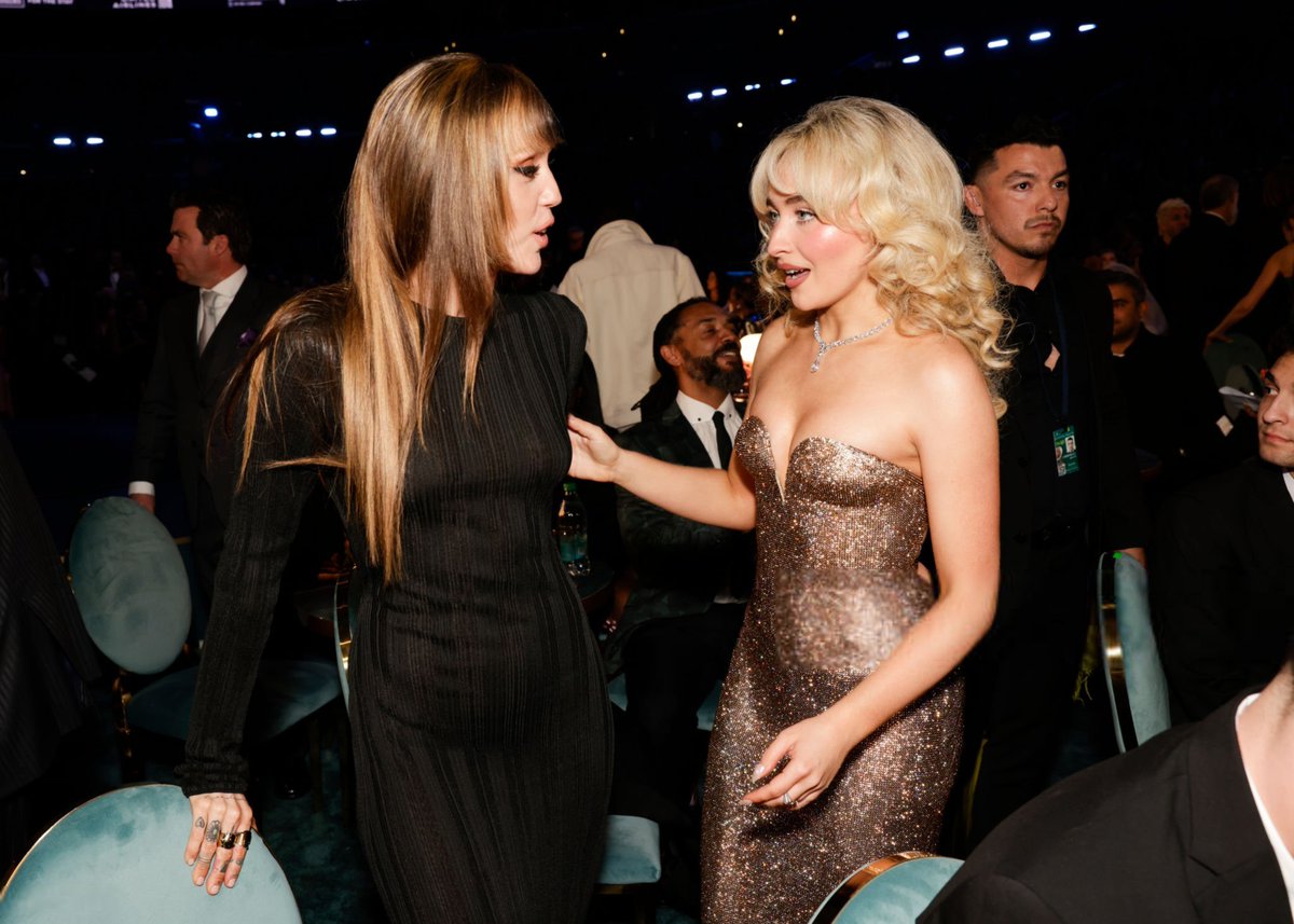 Miley Now tweet media