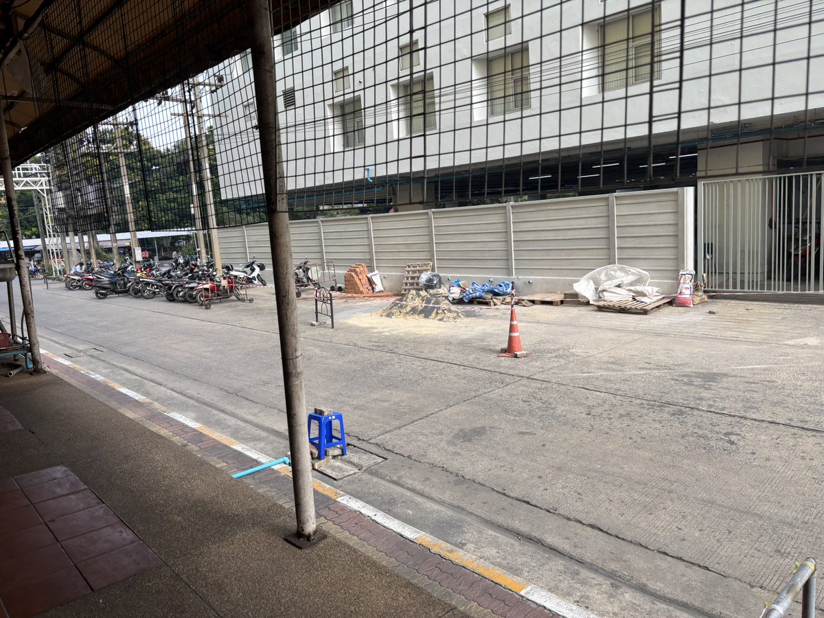 หนุ่มบ้านๆ แนวช่าง tweet media