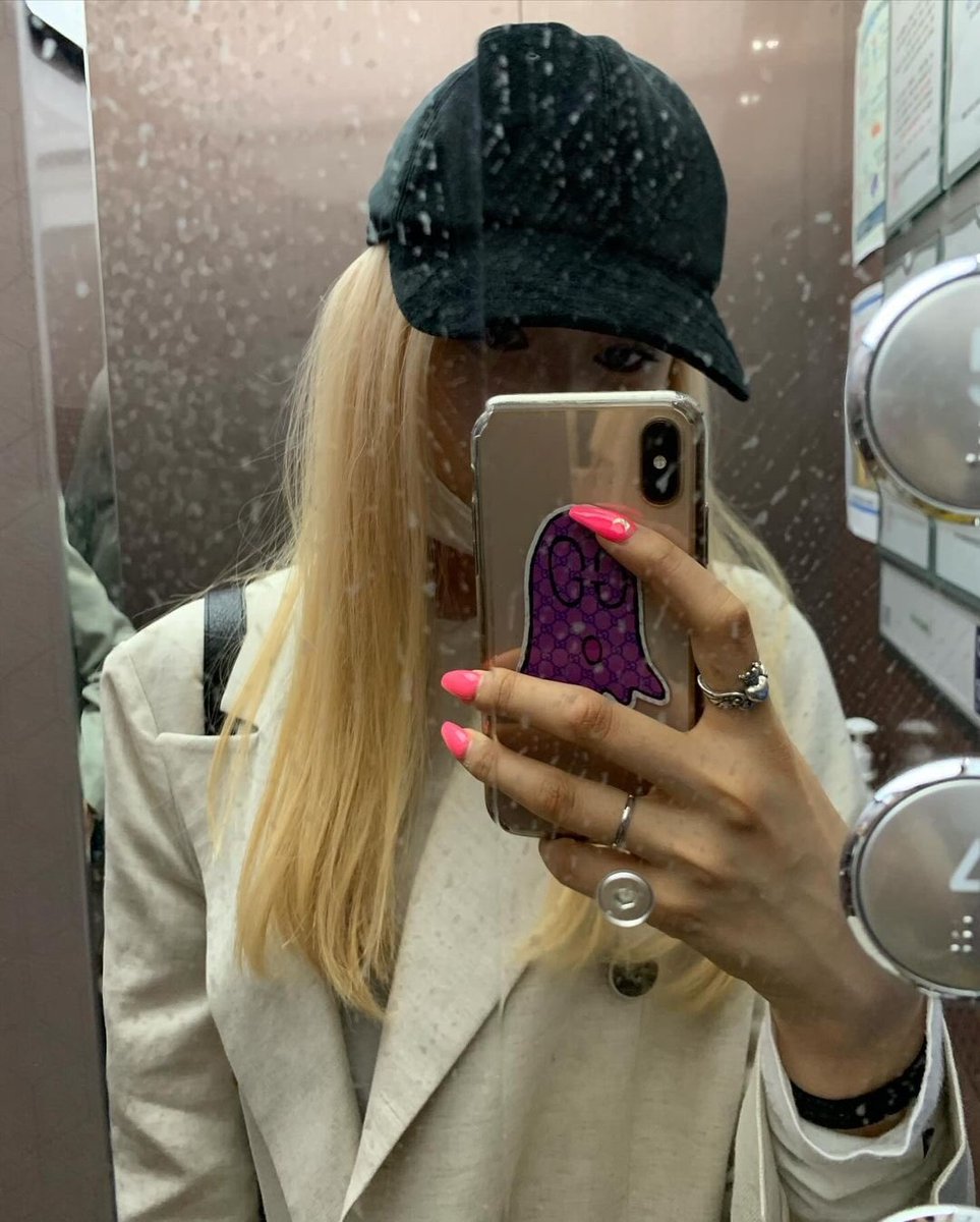 GiselleMuseum tweet media