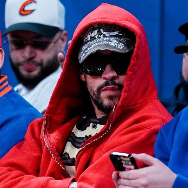 Access Bad Bunny tweet media