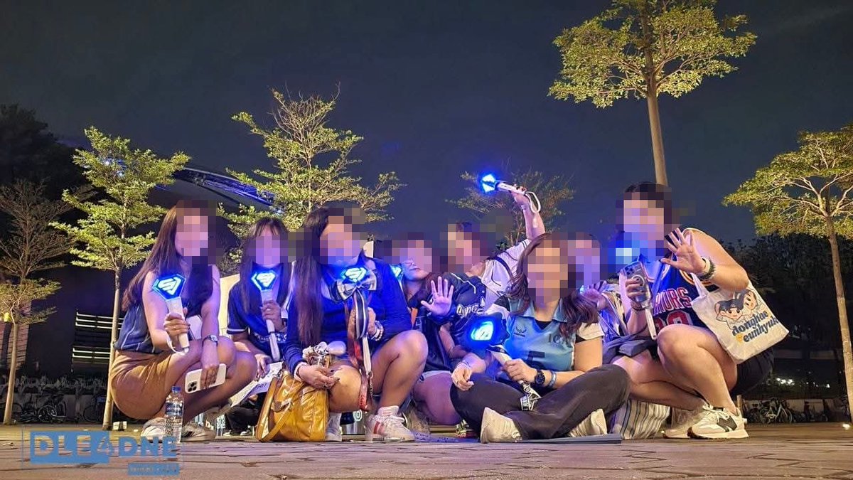Saranghaeeeee3's tweet photo. Nasaan na ang mga bebe na yan? 💙
babalik-loob muna sa mga koryano ko 🫰
#SuperJunior
#SuperELF https://t.co/Dh9PPllEu4