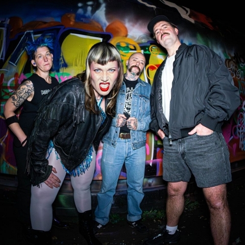 MusicNewsWeb's tweet photo. ICYMI: "The sound of trouble": Split Dogs target the music industry in new single “Rock ‘N’ Roll Business” - #splitdogs @splitdogs
Read the full article here: https://t.co/UlbZ9iYlOs
More on https://t.co/cGbkkwo6Jk https://t.co/649WGJqZgg