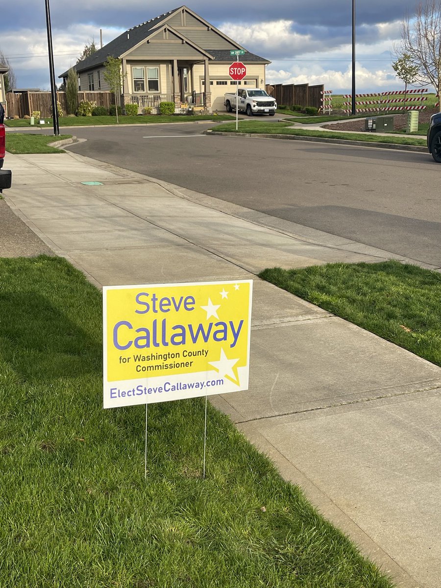 SteveCallaway2's tweet photo. It’s spring! Flowers and signs are blooming! Contact me for yours! #CallawayForCounty https://t.co/b1k7Y6Vv85