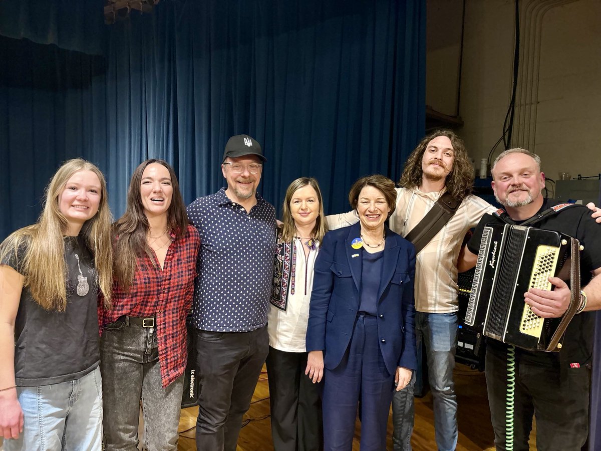 Amy Klobuchar tweet media