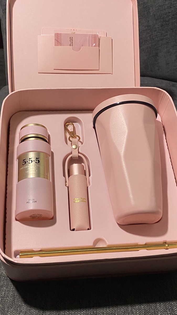 rofeixx's tweet photo. Gifts❣️ https://t.co/F5I2owkPxd