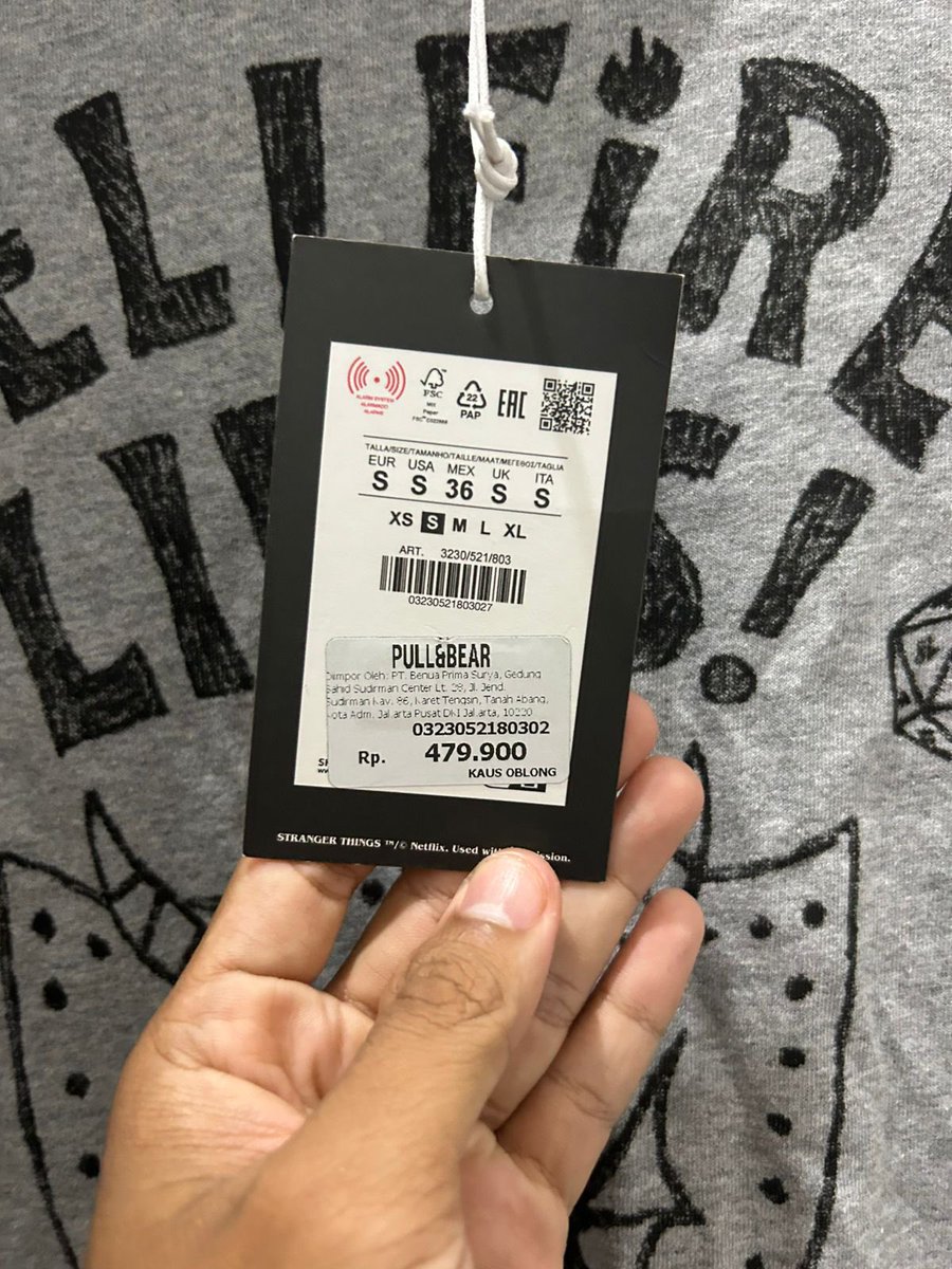 dumplingchis's tweet photo. WTS 
pnbXstranger things hellfire lives uk S, dijual karna kekecilan..
475rb (ready toko oren ada voucher disc)

https://t.co/tfReh05gOH https://t.co/bATdm7LzO1