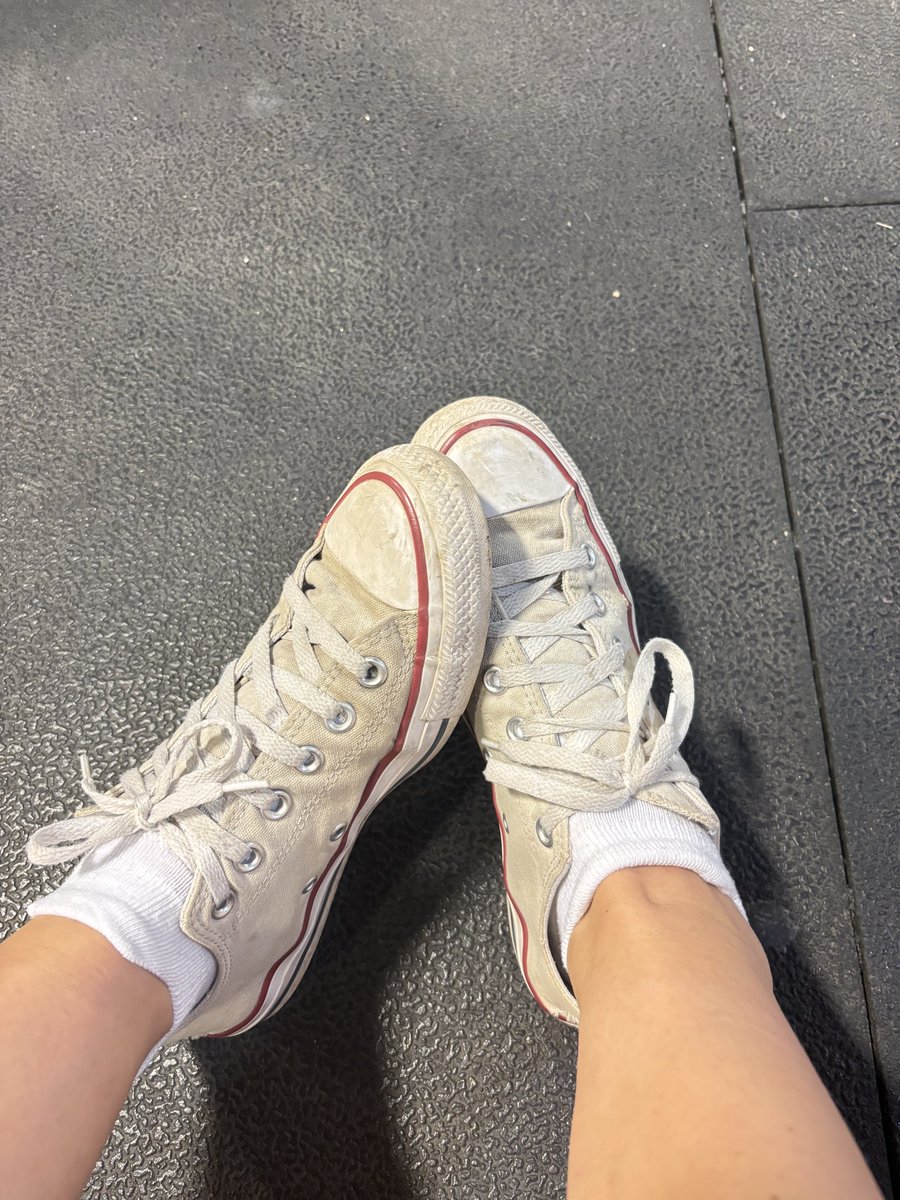 worship_alexia's tweet photo. Ive been wearing the same pair of very old shoes for all my leg days and I just know they’ll make some foot simp so fucking happy https://t.co/BzD9DdDZQV