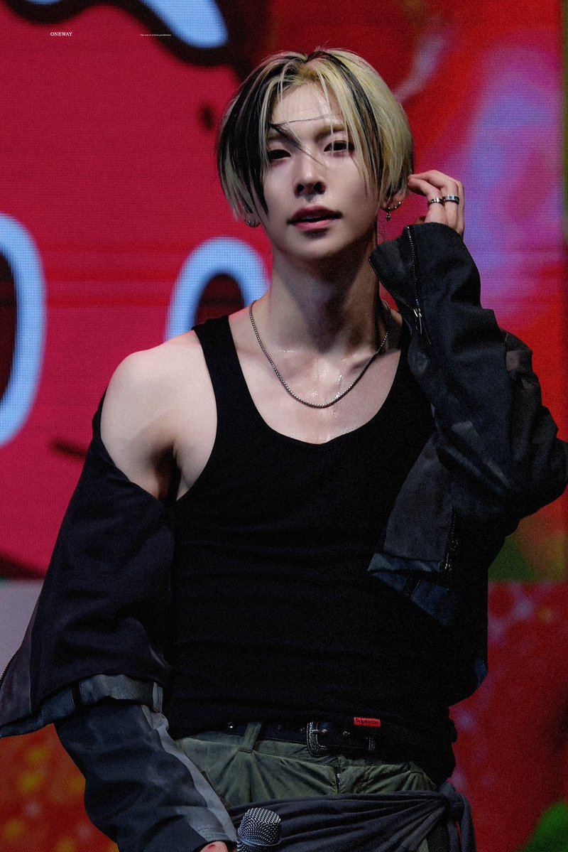 𝐎𝐍𝐄𝐖𝐀𝐘 tweet media