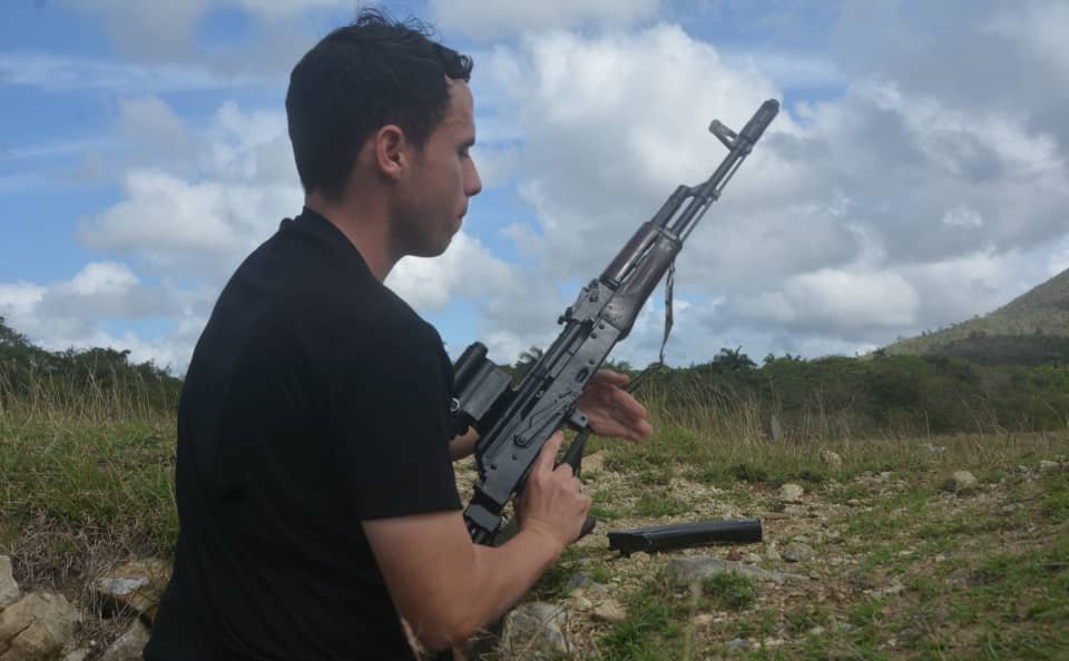 Este ejercicio no es un simulacro cualquiera. Es una demostración práctica de la doctrina de la Guerra de todo el Pueblo,y reafirma que la comunidad universitaria villaclareña está lista para defender la Patria y los principios de la Revolución,hoy y siempre.
#VillaClaraConTodos