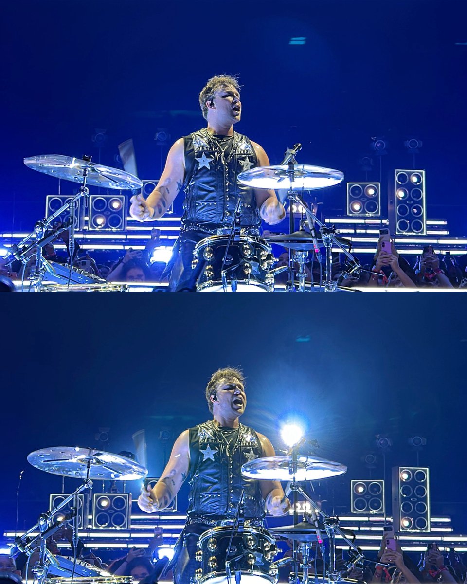 ASHTON THINGS ★ tweet media