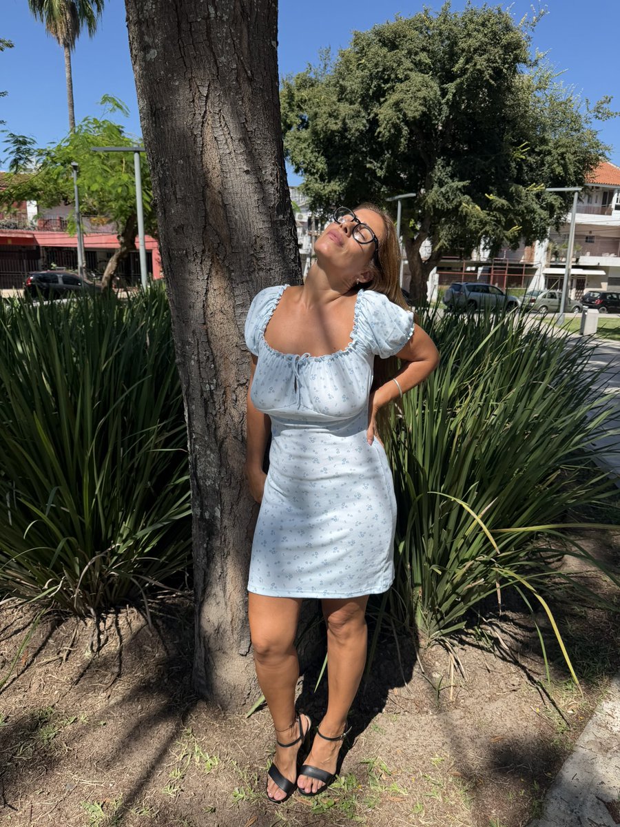 _lustyzoe's tweet photo. If this 49 y/o mom invited you to dinner would you come? https://t.co/nWRtODJVs5
