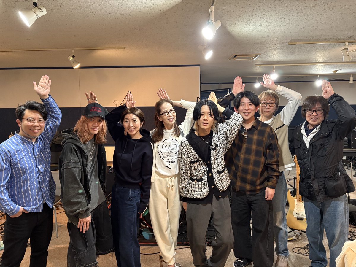 jun1sai10's tweet photo. ABCテレビ『爆踊！#アバンギャルディ昭和歌謡の宴』4/6の回に増田惠子さん、岩崎宏美さんのバックで参加しました^_^
素敵なバンドメンバーの皆様とご一緒出来て、更にベース二家本君とも久しぶり再会出来て嬉しかったです♪
TVerでも見れるそうです^_^
是非🎸
https://t.co/BzNbVCKor8 https://t.co/GAjoe6g7pm