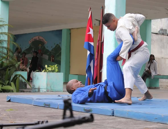 SuselyMorfaG's tweet photo. Hoy nuestra Universidad Central Universidad Central "Marta Abreu" de Las Villas - UCLV se vistió de compromiso patriótico al participar en el Bastión Estudiantil Universitario 2026, un ejercicio nacional convocado por la FEU de Cuba y el Ministerio de Educación Superior. https://t.co/Zr9Lll3All