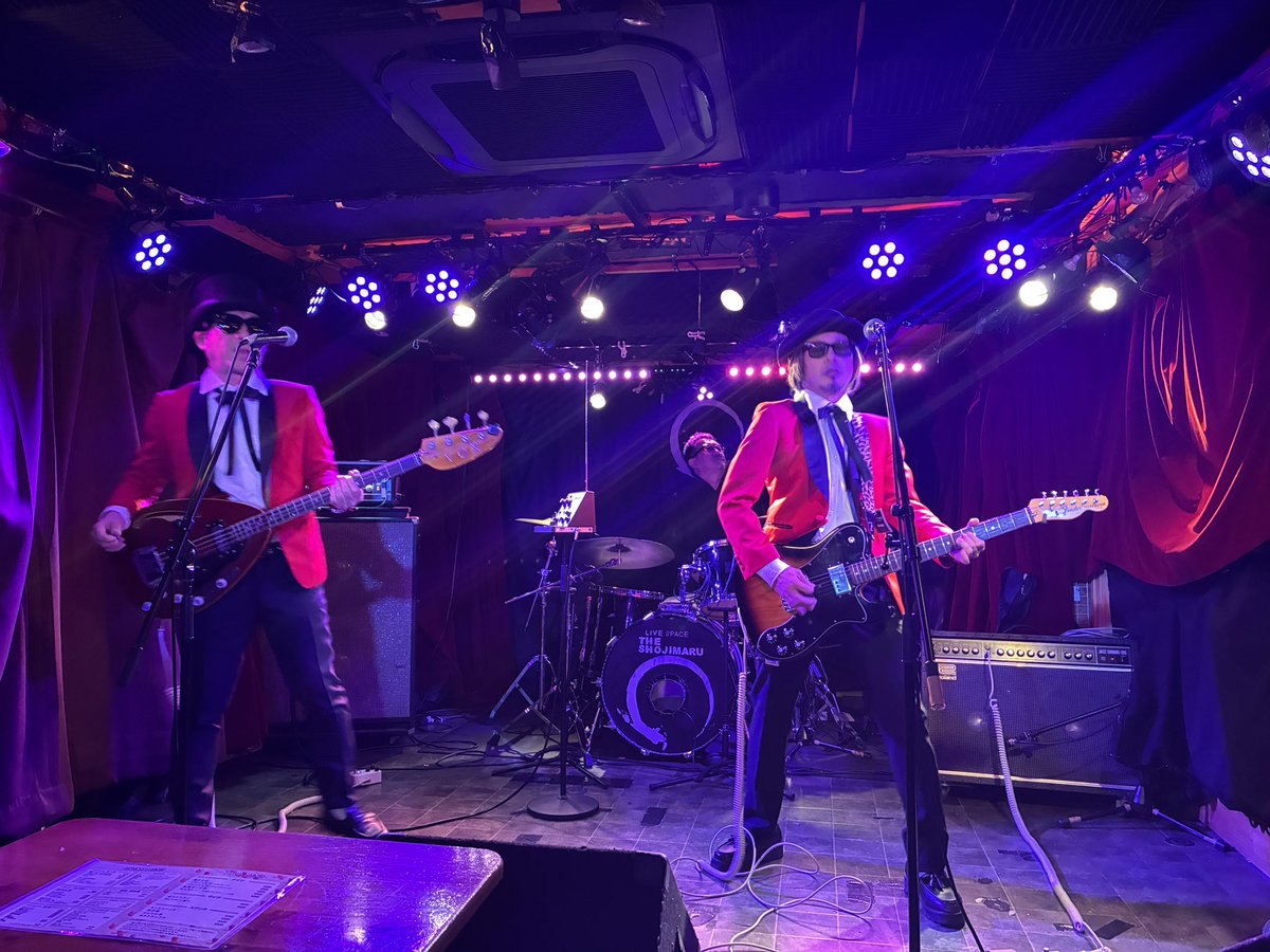 tbluesbreakers's tweet photo. ラストナイト！
サンキューショージマル！
マイケルジャクンソ・bigthegrape、
最高の夜でした！

次回は4/26(日)東高円寺UFOクラブ！
プリーズカモンロックンロール‼︎ https://t.co/gxC1wiM4eA
