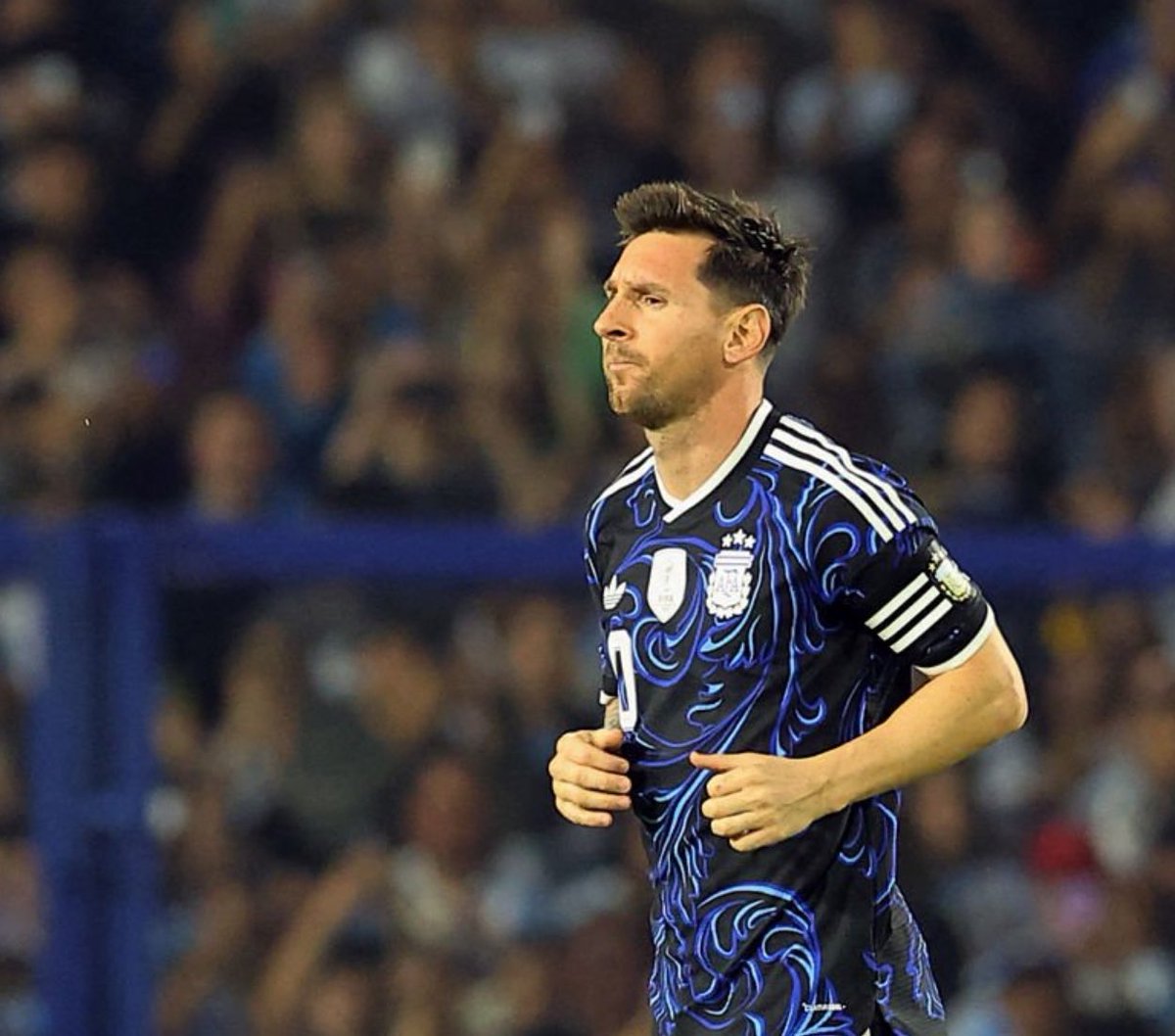 ثلاثين tweet media