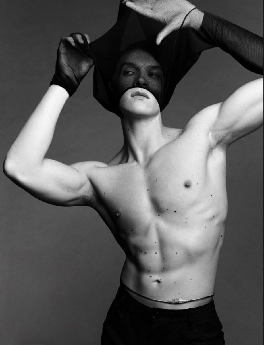 “chiseled body” oh, i’m so sure