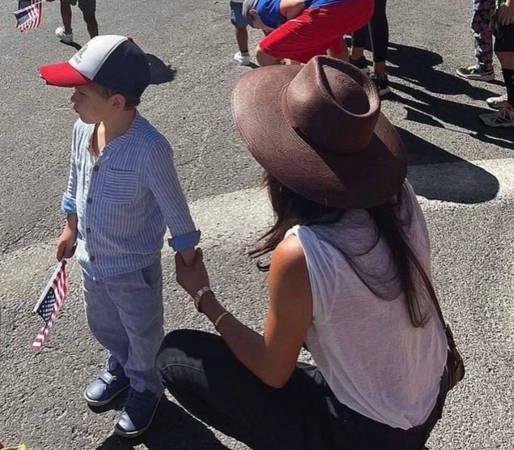 TheRoyalTea tweet media