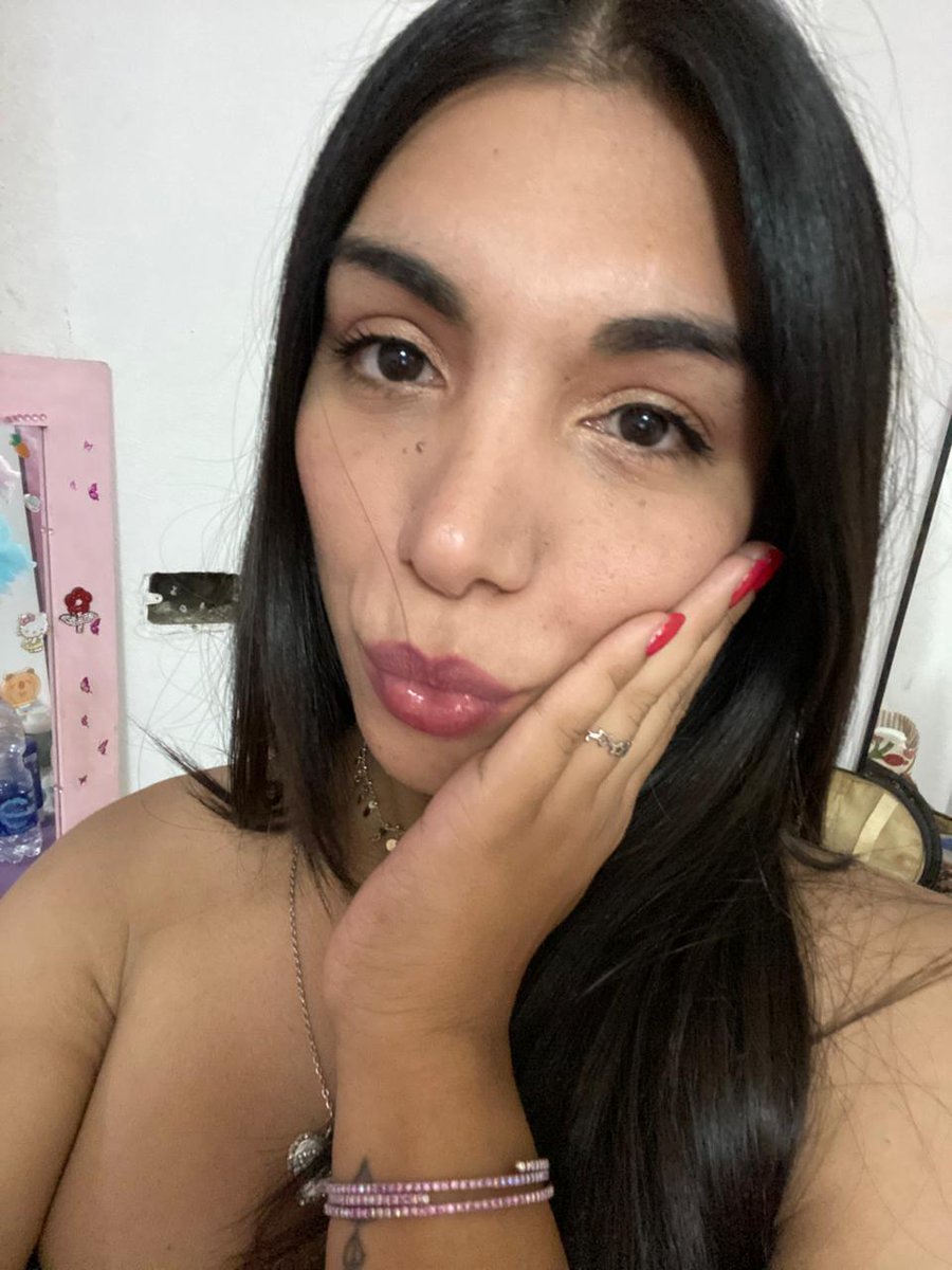 Mia_Colucci_002 tweet media
