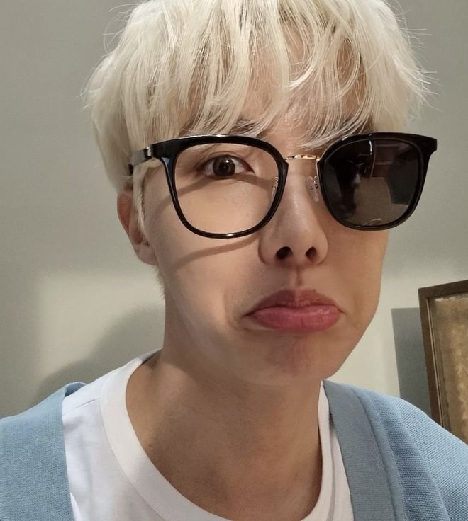 decalcomaniando ⊙⊝⊜ tweet media