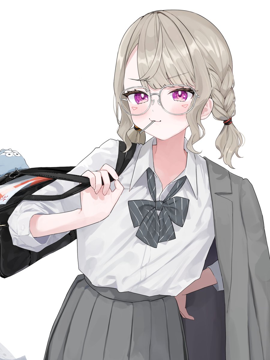 縹てん tweet media