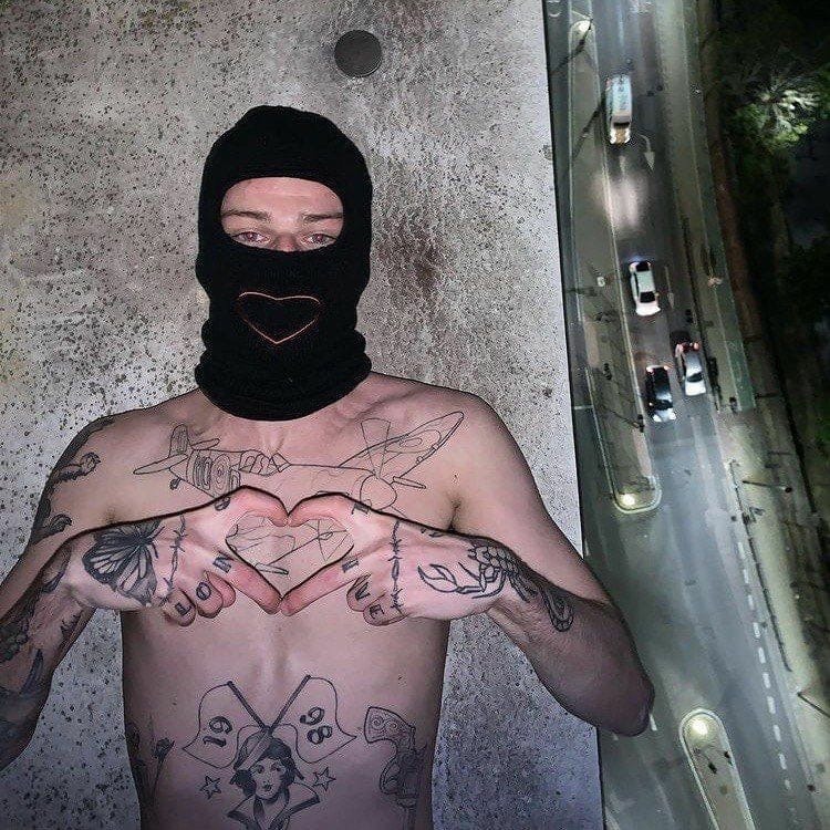 v4mp 𖤐 tweet media