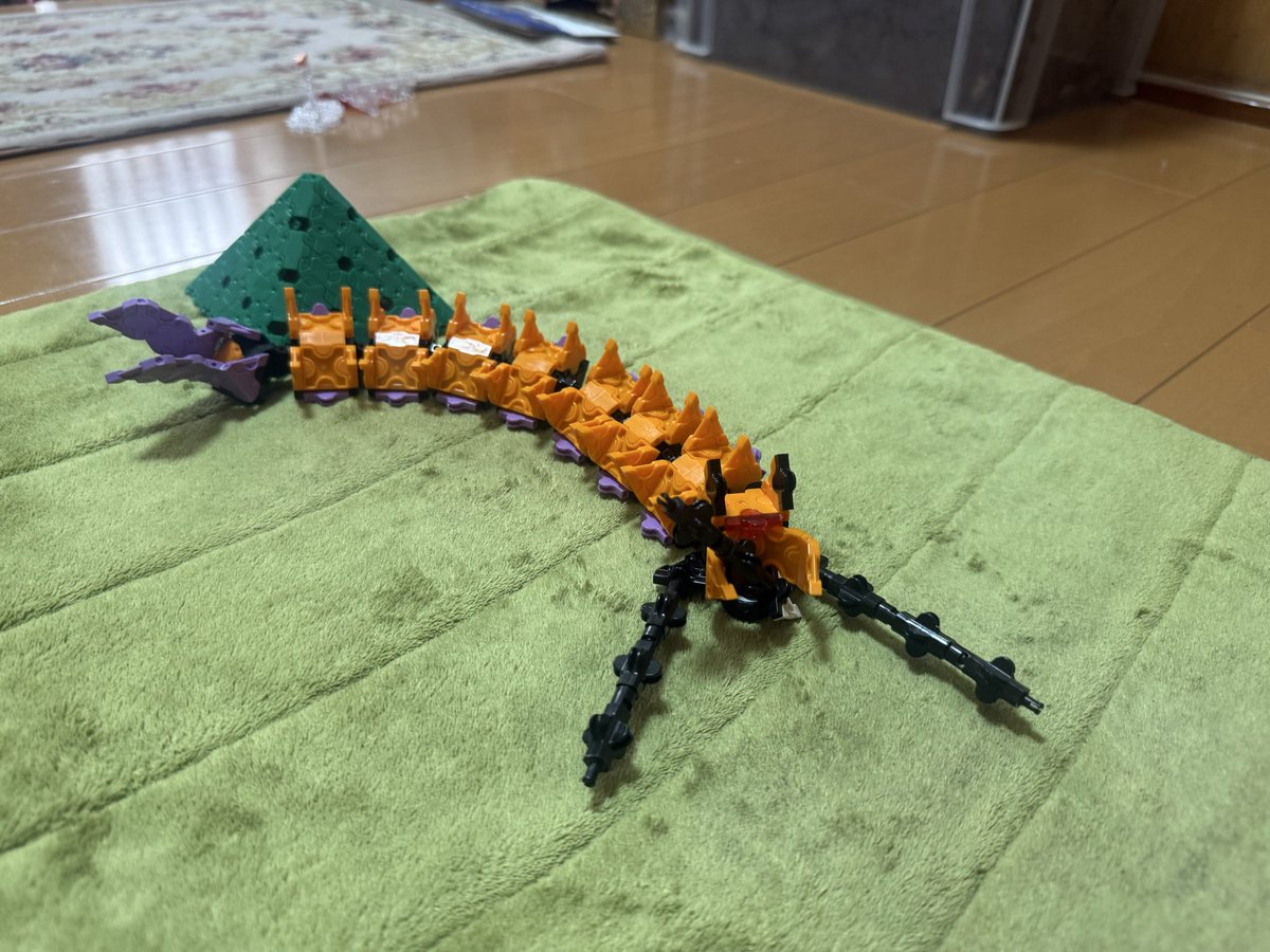 Mayumin00458056's tweet photo. 普通の矢はムカデに効かなかったのですが、龍神が「矢に唾をつけたらどうか」とアドバイスをくれて、そのとおりに唾をつけた矢を使ったところ、みごとにおおムカデを倒すことができました。 https://t.co/LEcfKAB1Ix