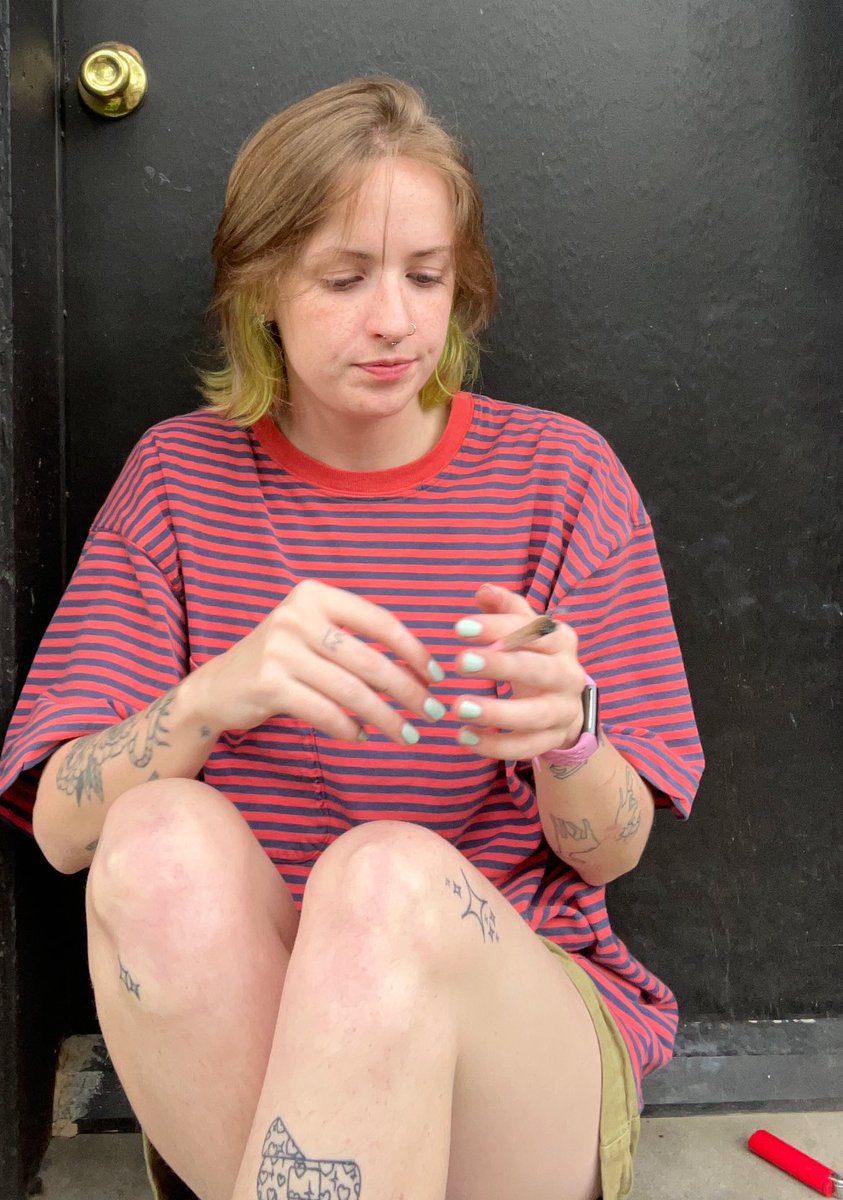 pending (z) tweet media