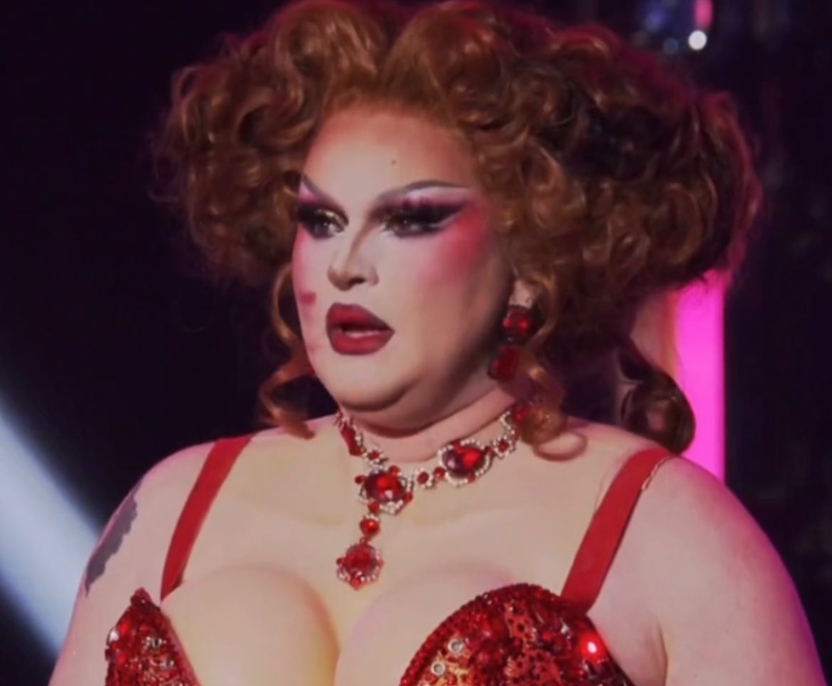 KINA2_2's tweet image. Jane’s reaction says it all, yes she lost the lipsync by a lot but when so many get double shantays or passes, you would think they would let her stay. (especially cuz they can afford it so they can do a top 4 finale). This feels wrong and on purpose
#DragRace