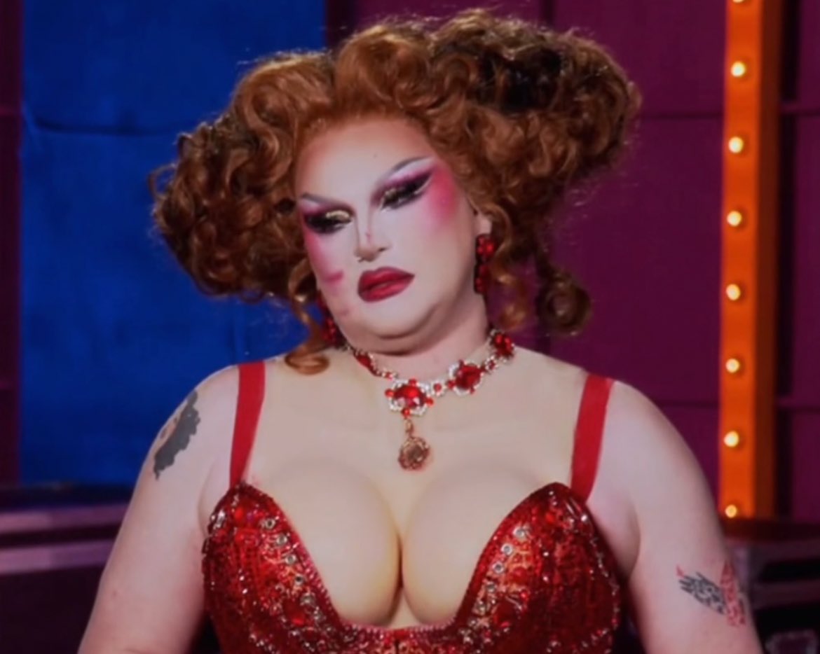 KINA2_2's tweet image. Jane’s reaction says it all, yes she lost the lipsync by a lot but when so many get double shantays or passes, you would think they would let her stay. (especially cuz they can afford it so they can do a top 4 finale). This feels wrong and on purpose
#DragRace