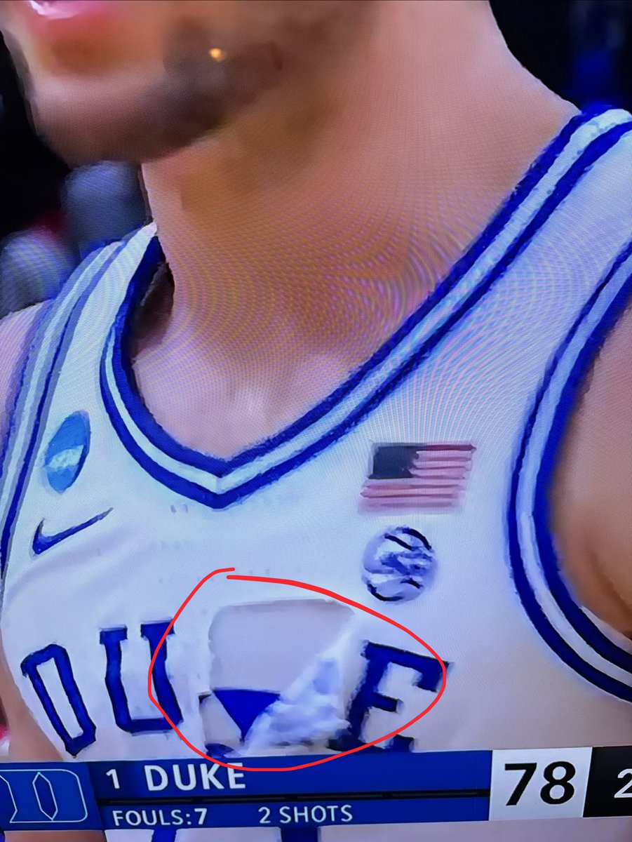 ChefDickerson's tweet photo. @Nike get your shit together. My $125 Nike basketball shorts unthreaded at the waist 1 week after I got them. Use to be a performance brand and Chef is sick of your shit. https://t.co/jLre93qVQY