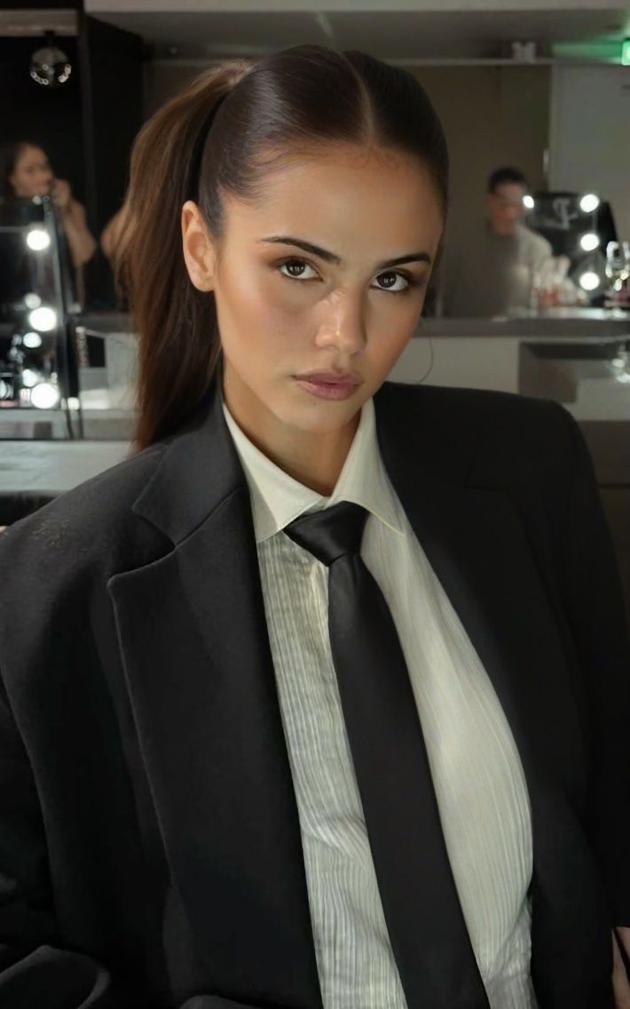 Thesuitedbrand's tweet photo. PHWOAR!!!!!!💦💦 #womeninsuits #womeninties #girlsinsuits #girlsinties https://t.co/yAljVLTHRo