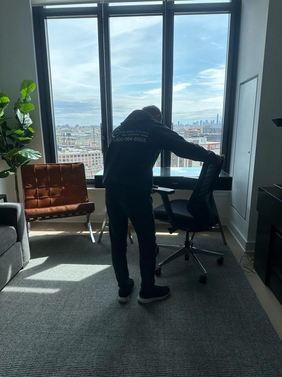 Aleks SharpVanLines tweet media