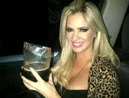 Siemprenpijama's tweet photo. Empezo el finde, ganamos 2 a 1 contra #Mauritania . Messi, Scaloni y el fernet son argentinos, que mas queremos en esta vida?
#Messi #Fernet https://t.co/uJQxecs1tO