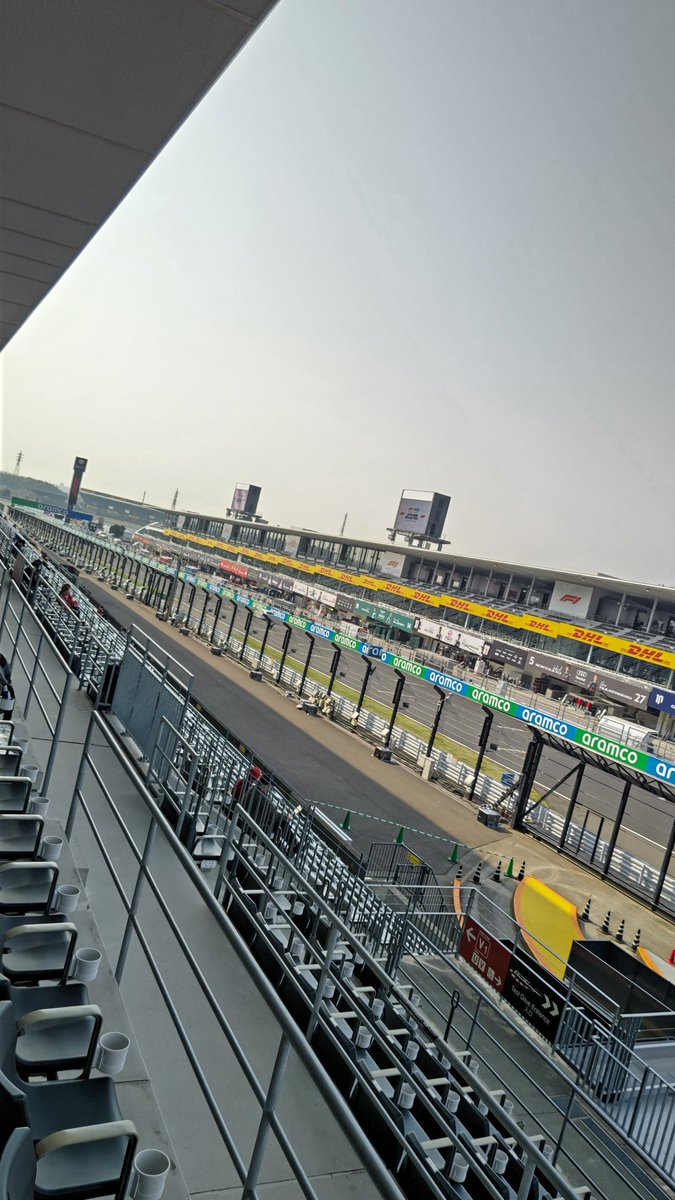 fs_1129's tweet photo. 決算？？何すかそれ笑
今年も強行突破でF-1来た✌️

#f1jp 
#鈴鹿
#鈴鹿サーキット https://t.co/H2Vt7Dnkho